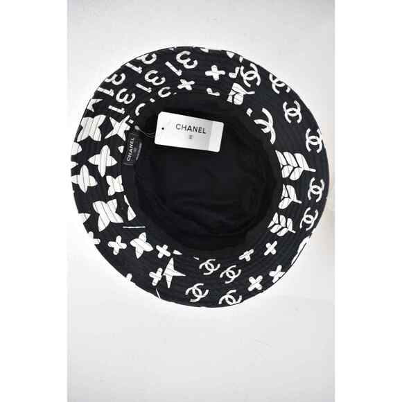 Chanel 22P Black White Graffiti CC Silver Logo Sun Cloche Bucket Hat L Large - Picture 11 of 12